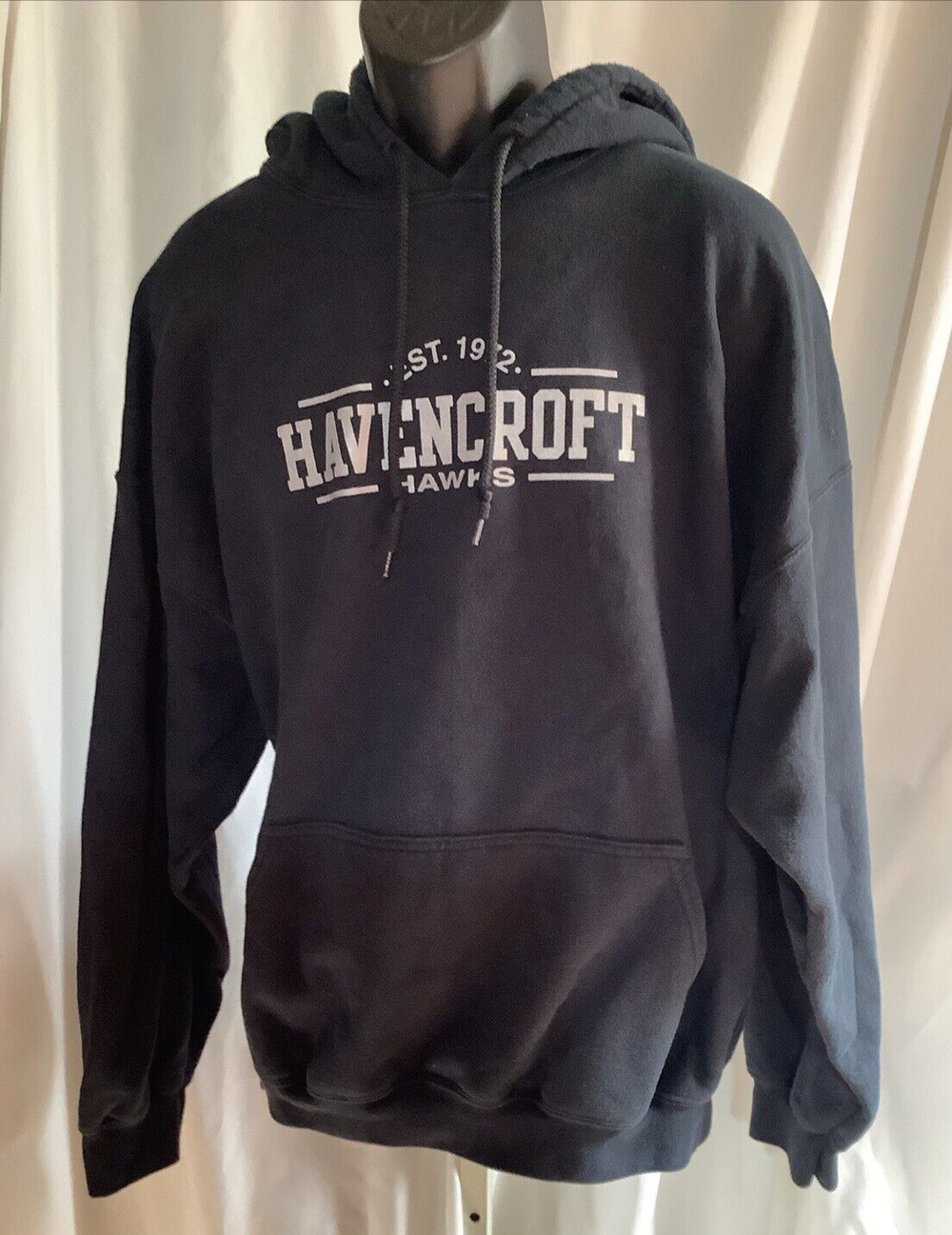 Gildan Heavy Blend Hoodie Sweatshirt Mens 2XL Black Havencroft Hawks Est 1972